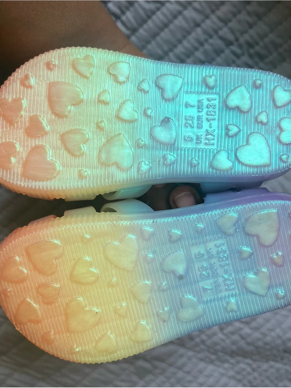 Cupcakes and Cashmere Unicorn Jelly Sandals - 7c